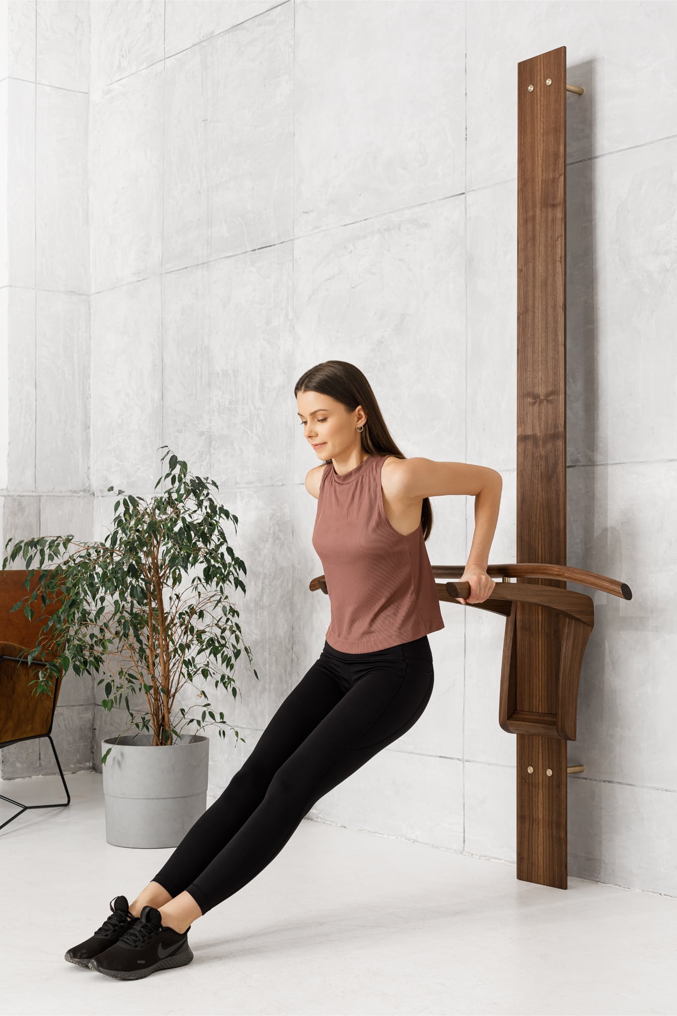 Synergee Dip Bar. Adjustable Dip Station from 30” – 39” for Dips, Inverted  Pull Ups. Max capacity 400 lbs. Portable Dip Stand for Total Body Workout.